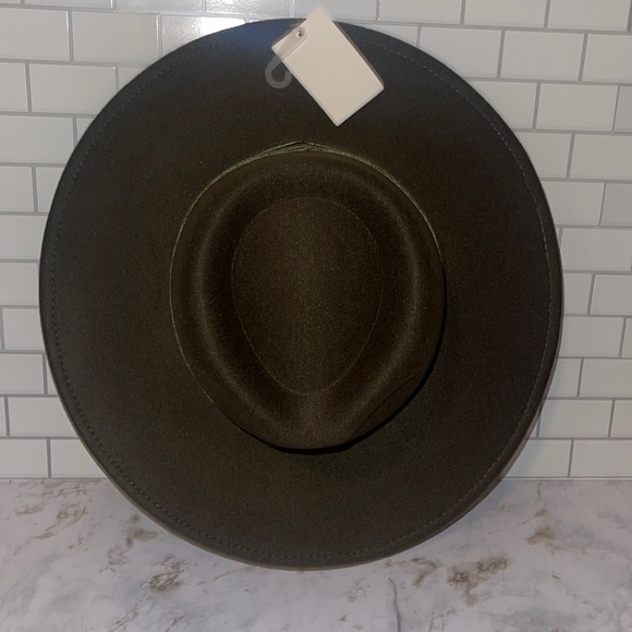 Fedora - Picture 1 of 3